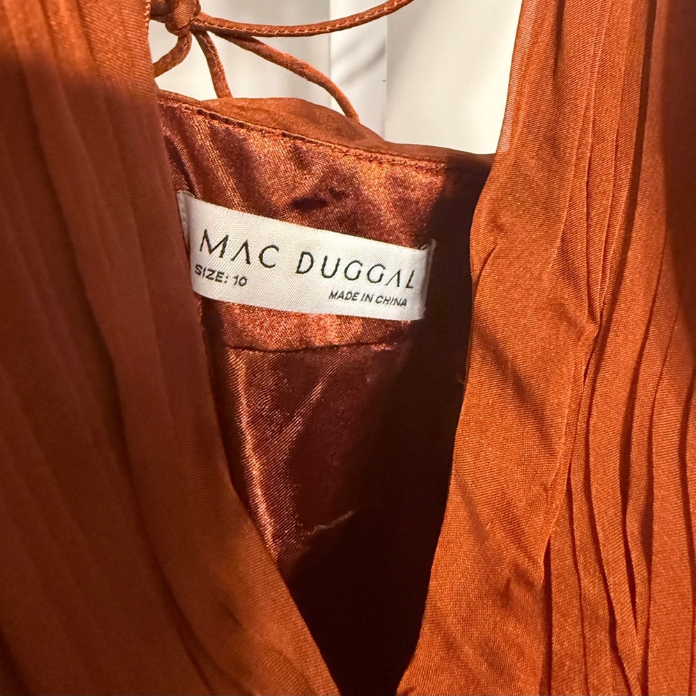 💃🏽Mac Duggal Copper Long Sleeve Gown - Picture 8 of 10